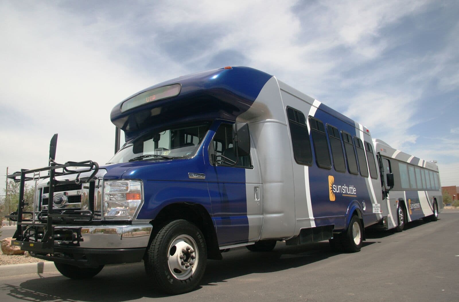 Sun Shuttle bus